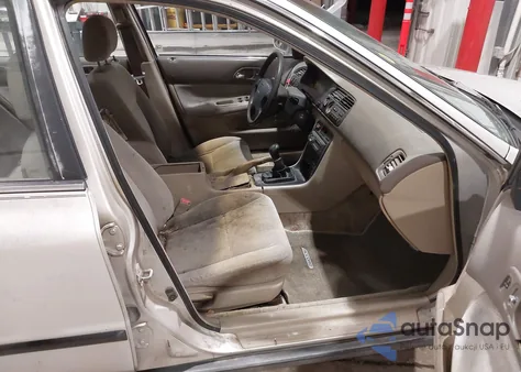 1997 Honda Accord Lx из США, поврежденный, VIN 1HGCD5537VA064931